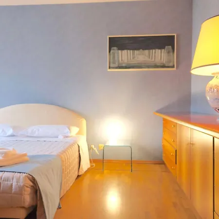 Vr Blu In Bra Apartment